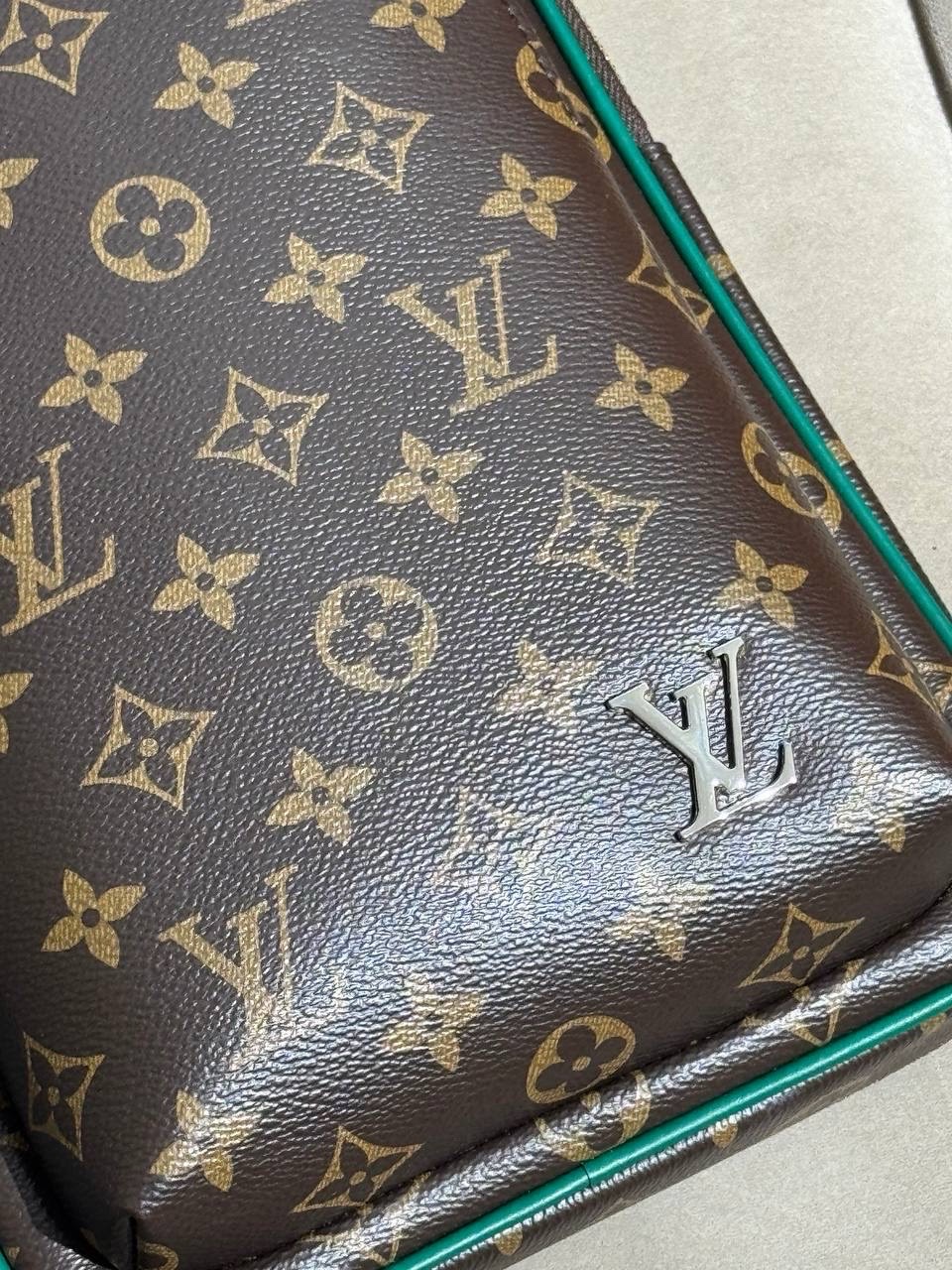 Сумка Louis Vuitton Avenue — фото 4