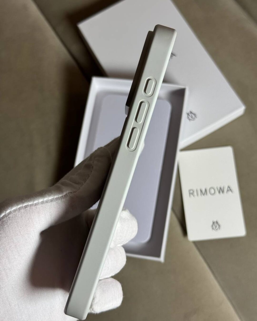 Чехол Rimowa (IPhone 17 Pro Max) — изображение 9