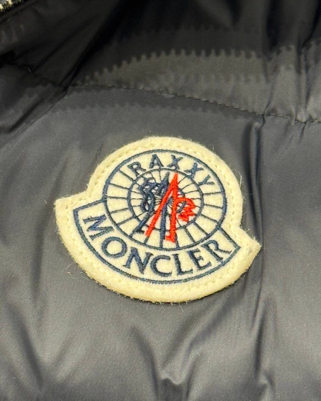 Пуховик Moncler — изображение 6