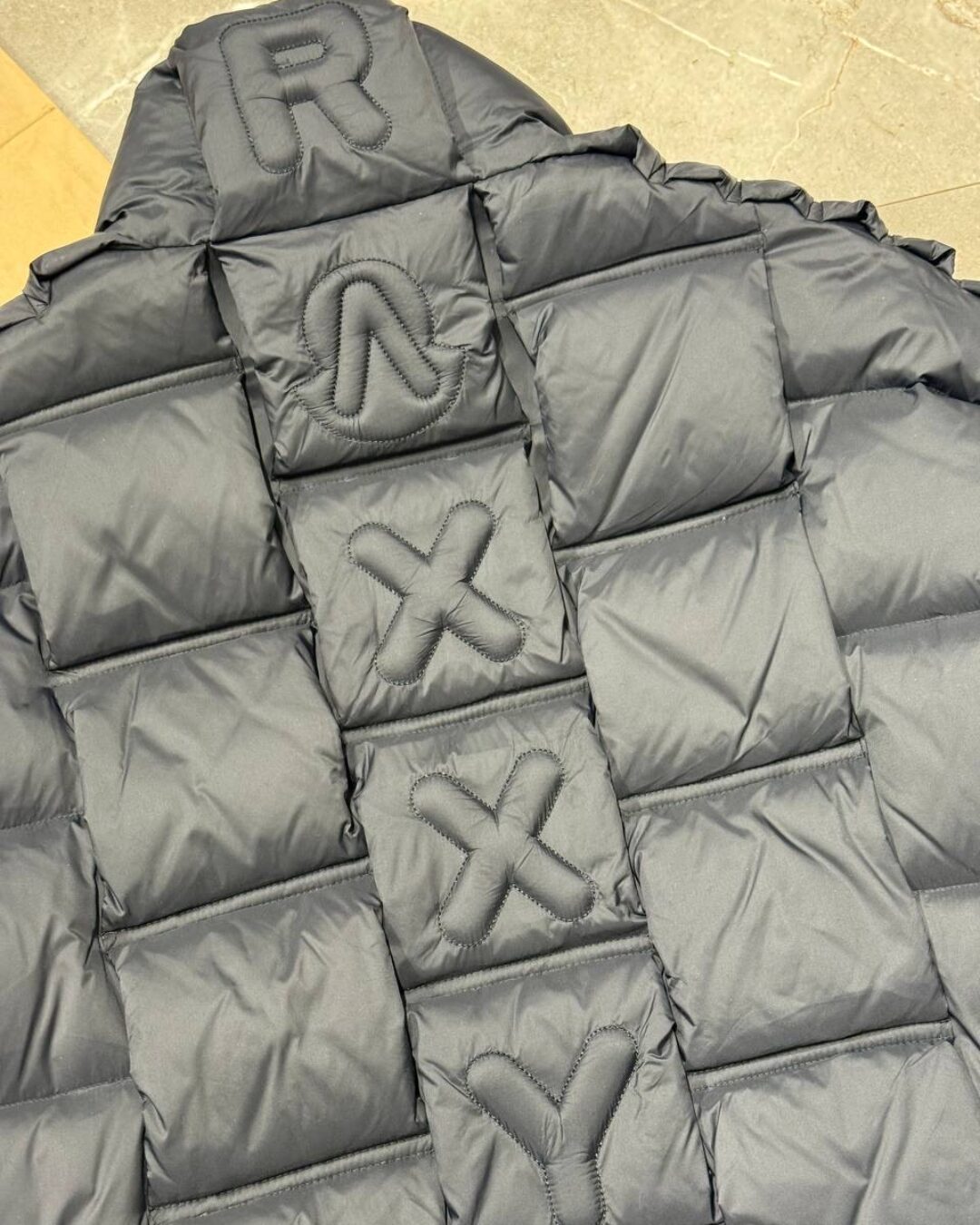 Пуховик Moncler — изображение 9