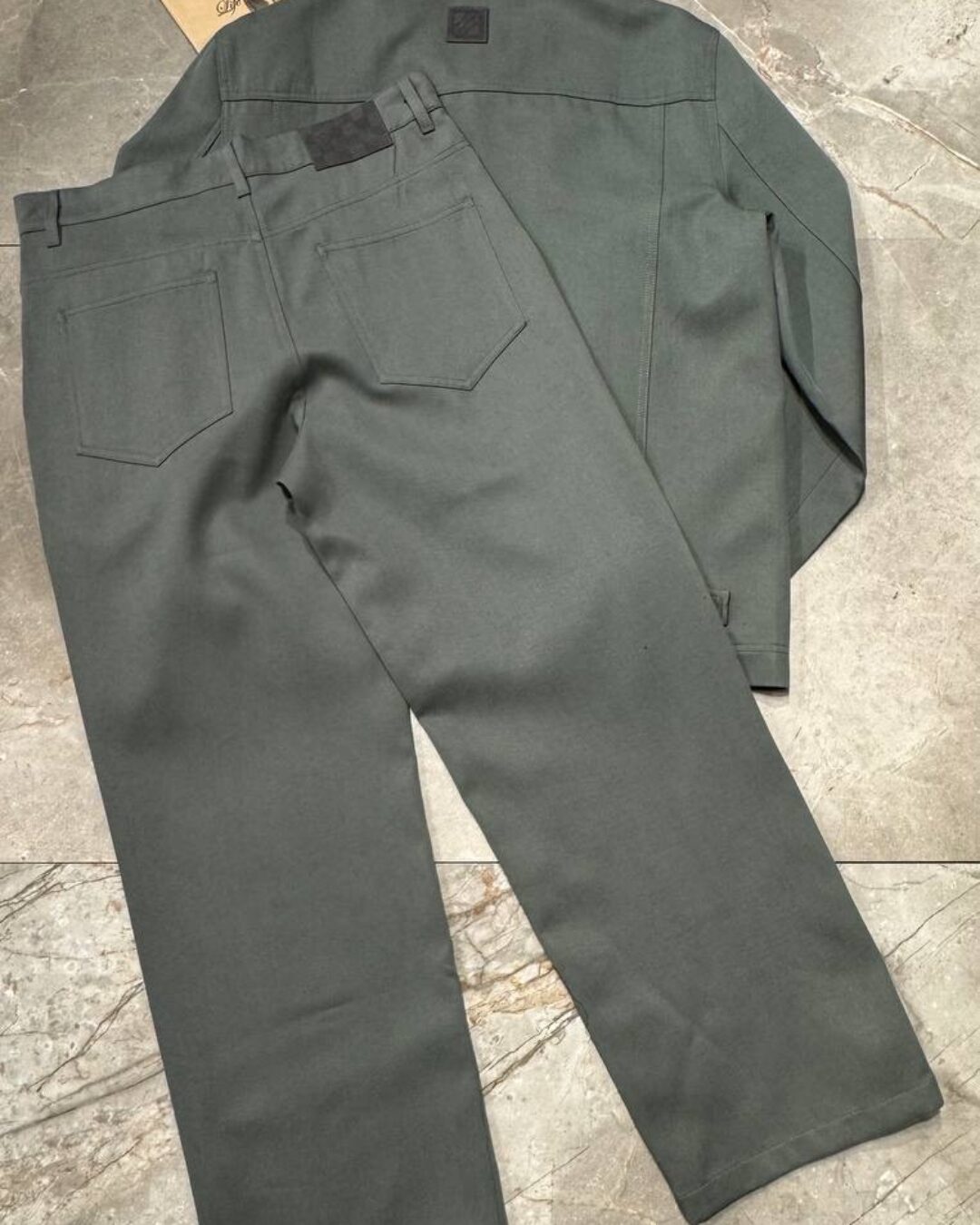 Костюм Louis Vuitton — изображение 2