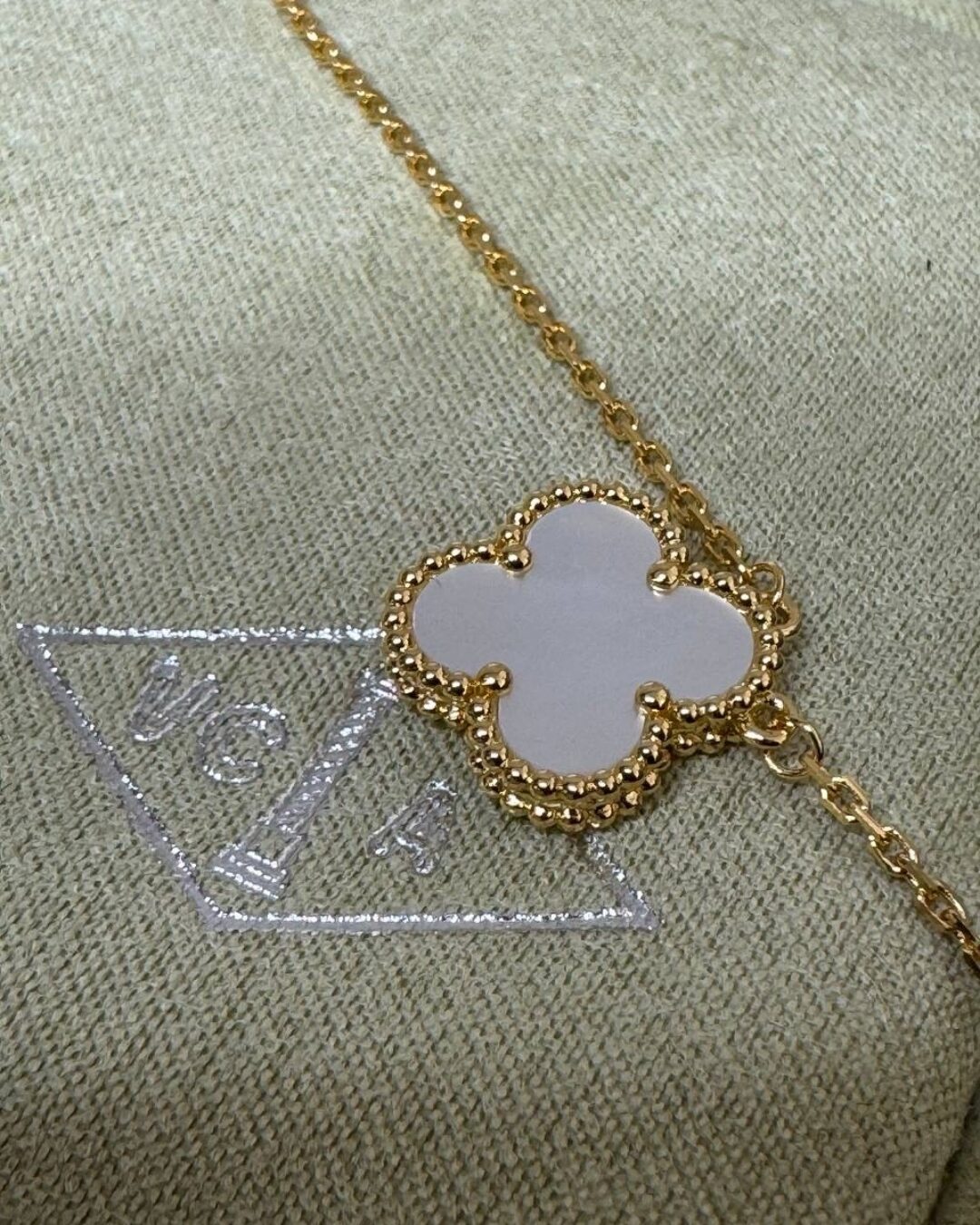 Колье Van Cleef & Arpels Vintage Alhambra (Gold/White/Mono — изображение 6