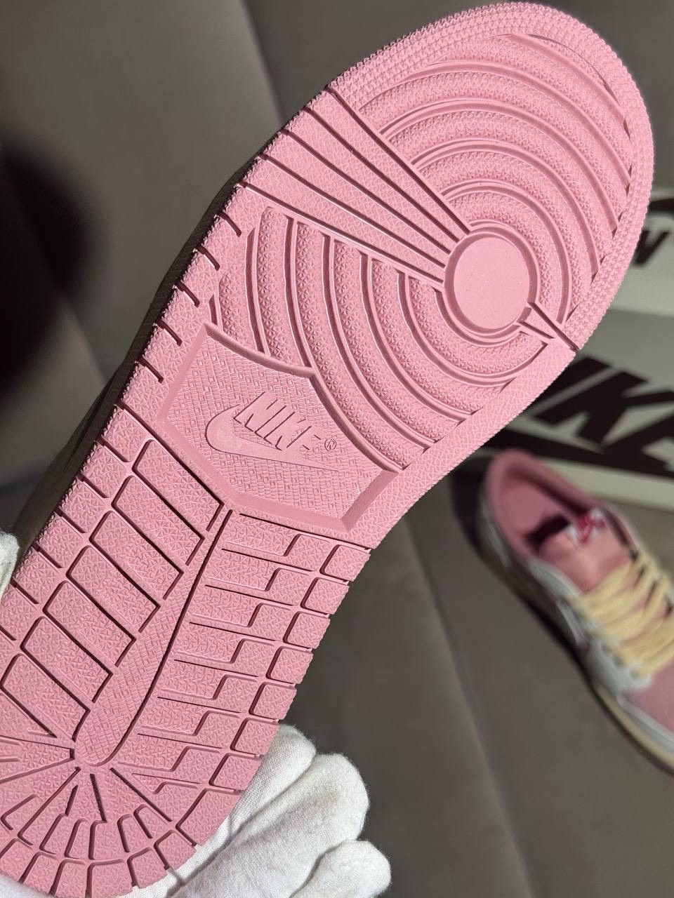 Кеды Travis Scott X Air Jordan 1 OG Sail Shy Pink — фото 5