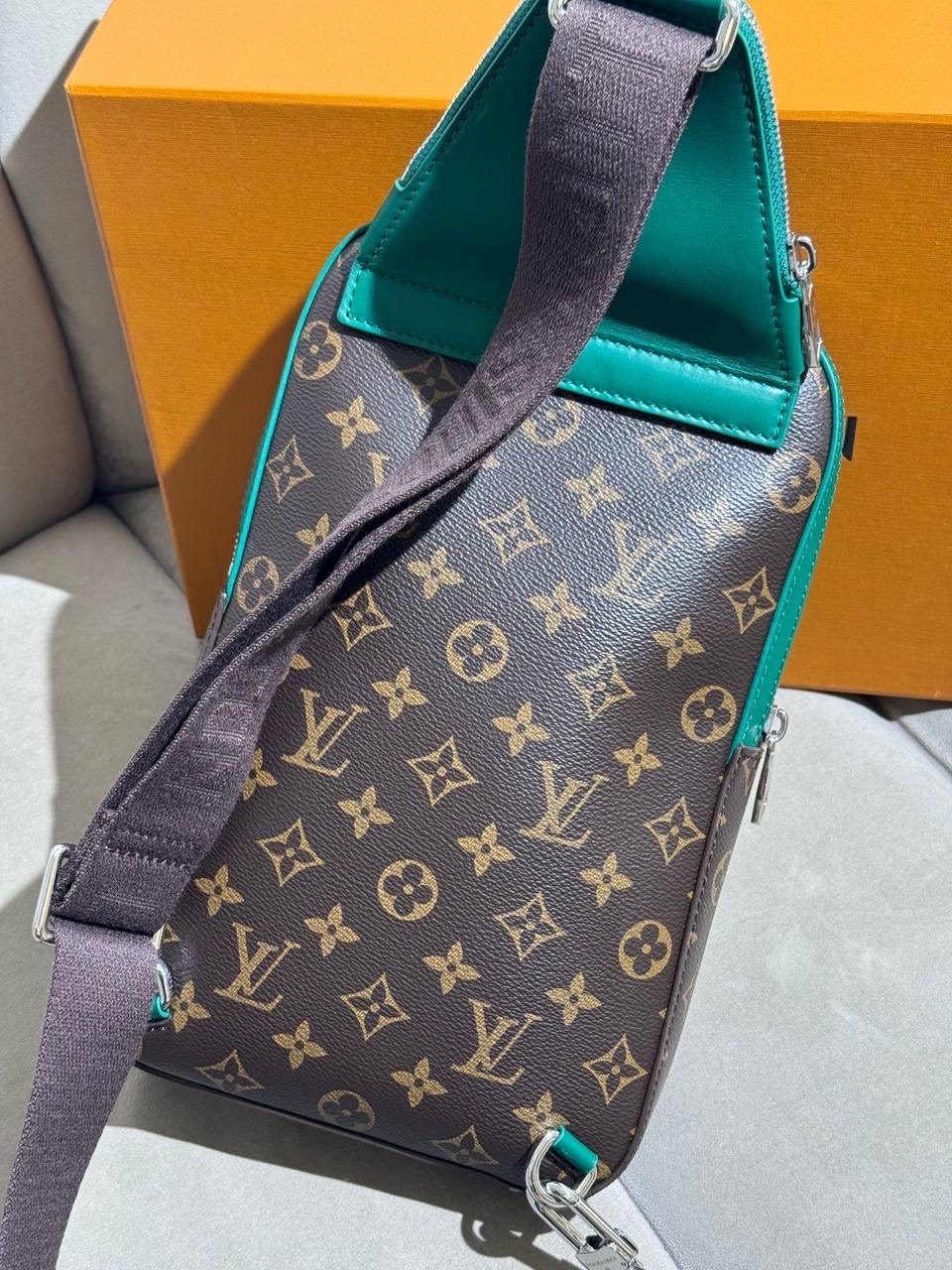 Сумка Louis Vuitton Avenue — фото 7