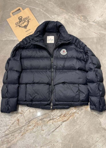 Пуховик Moncler