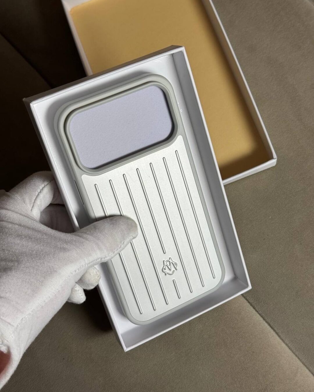 Чехол Rimowa (IPhone 17 Pro Max) — изображение 2