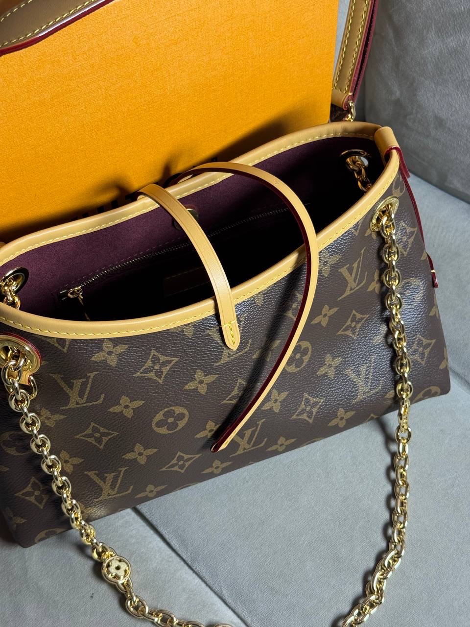 Сумка Louis Vuitton CarryAll PM — фото 3