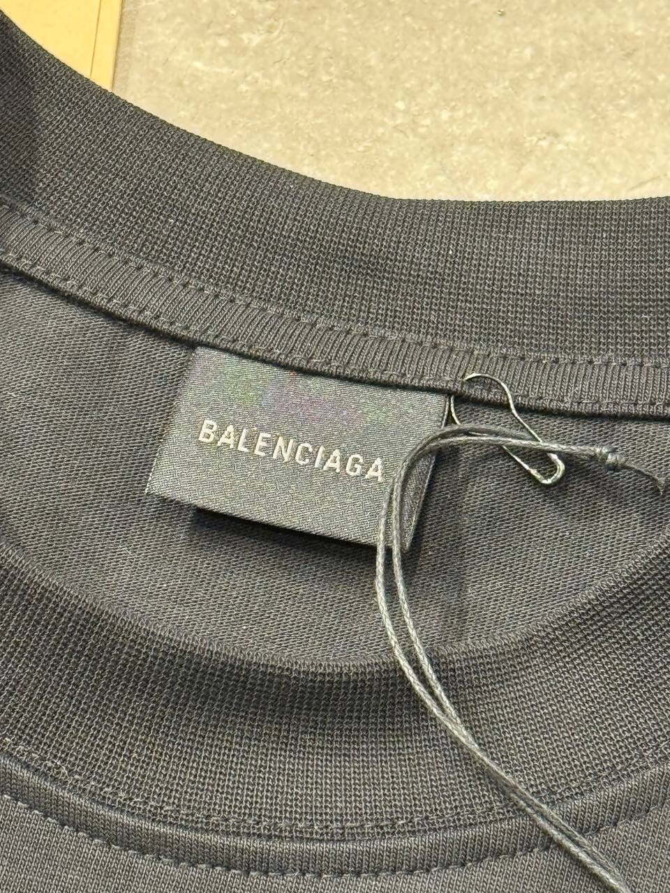 Футболка Balenciaga — фото 7
