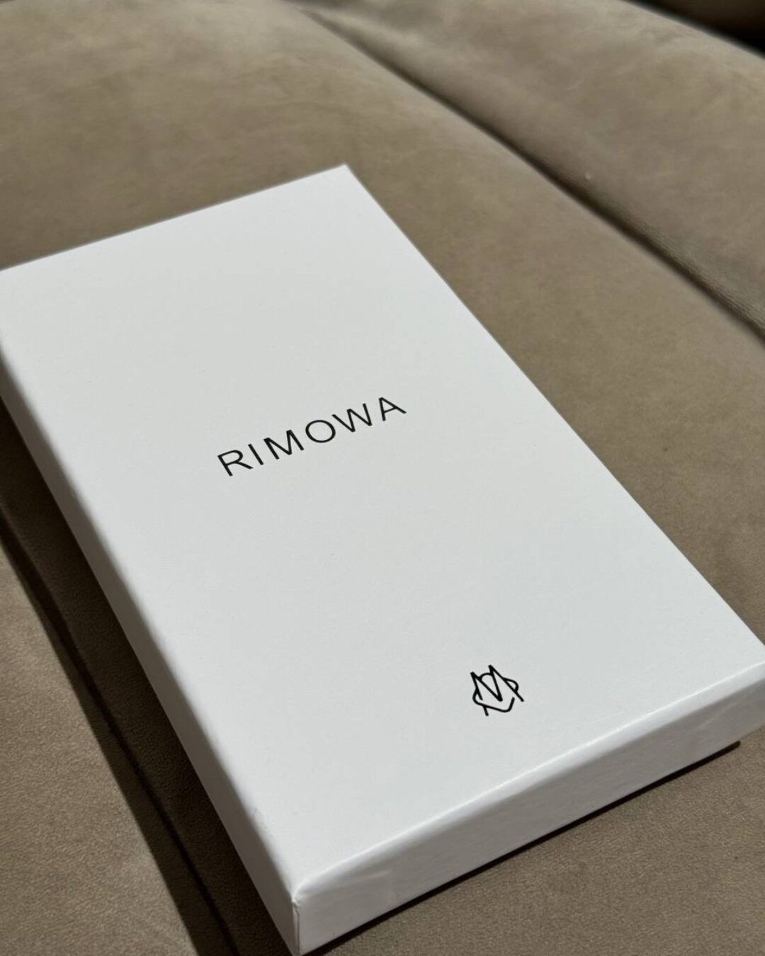 Чехол Rimowa (IPhone 17 Pro Max) — изображение 8