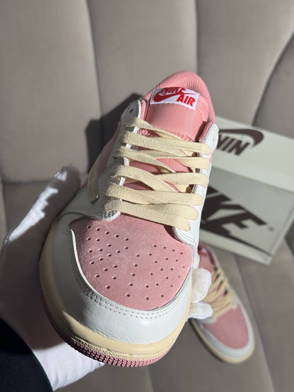 Кеды Travis Scott X Air Jordan 1 OG Sail Shy Pink — фото 6