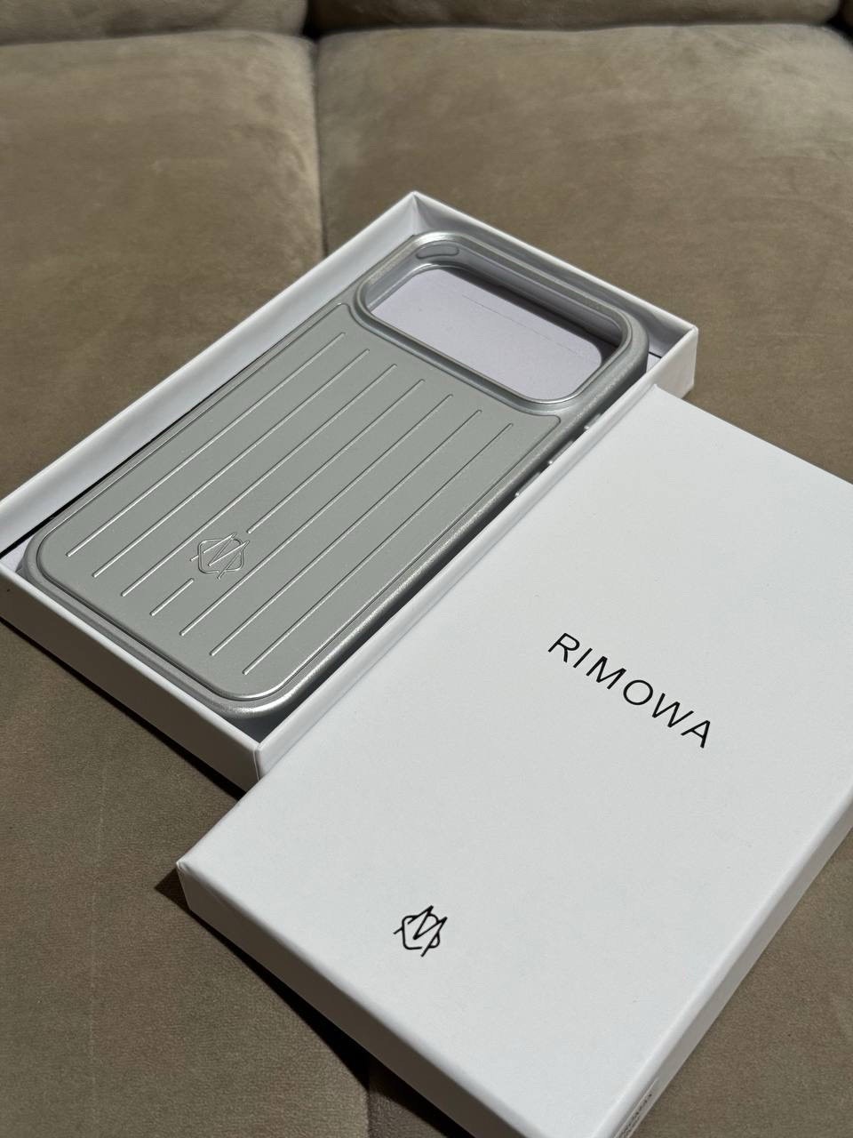 Чехол Rimowa (IPhone 17 Pro Max)