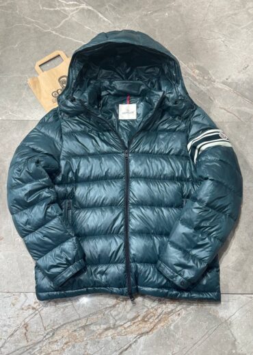 Пуховик Moncler