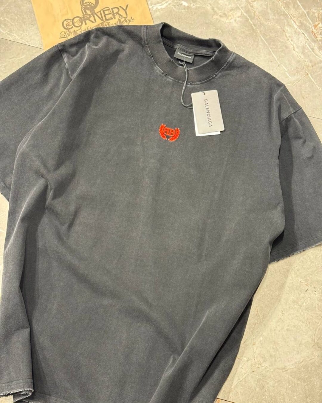 Футболка Balenciaga — изображение 6