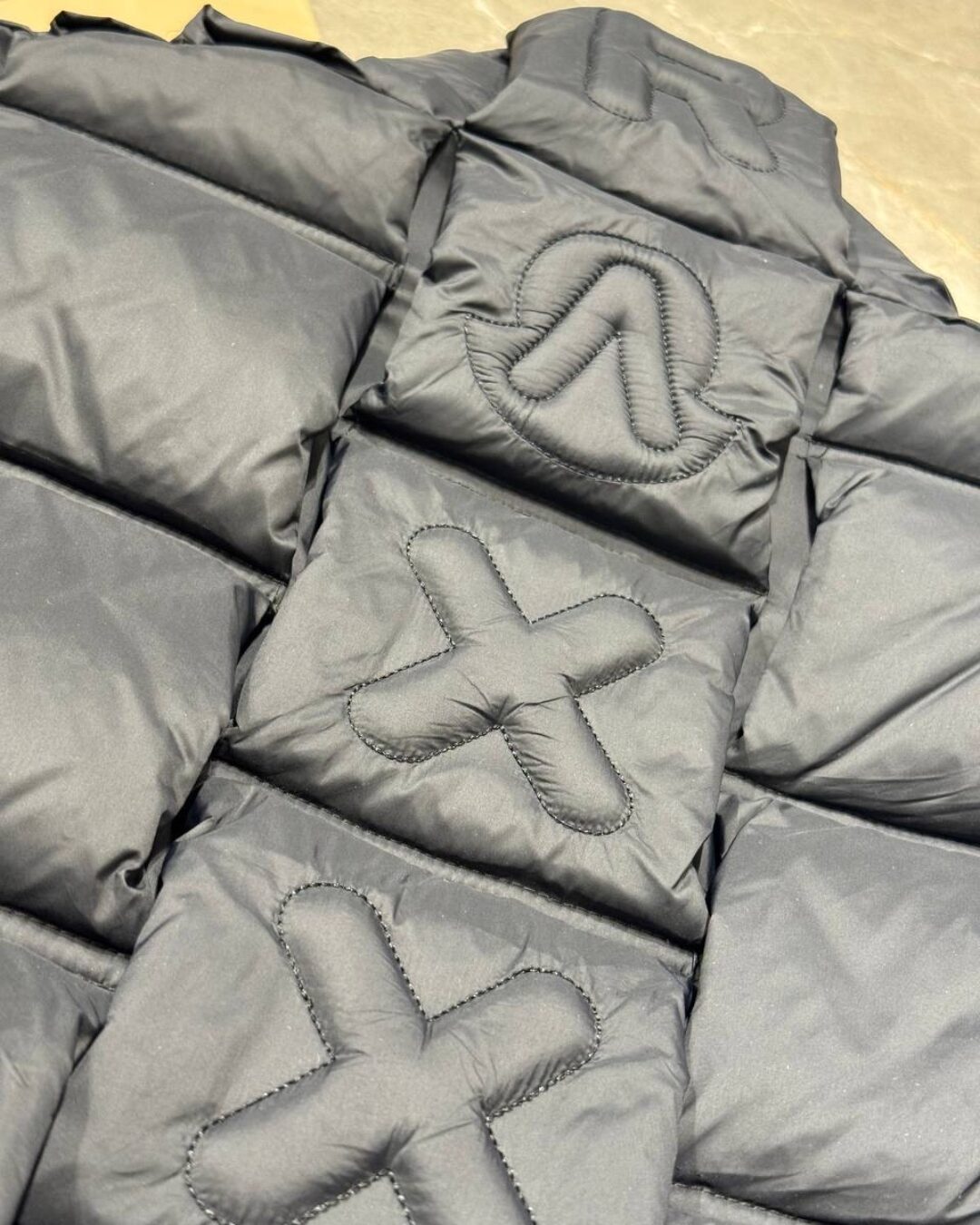 Пуховик Moncler — изображение 7