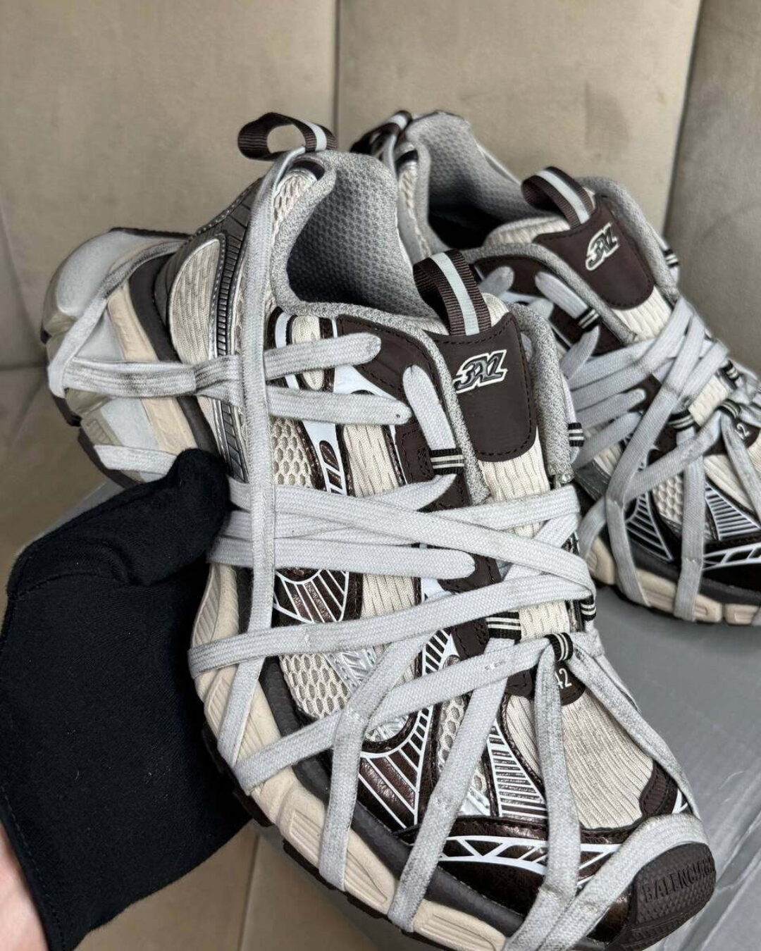 Кроссовки Balenciaga 3XL Extreme Lace Trainers Silver — изображение 3