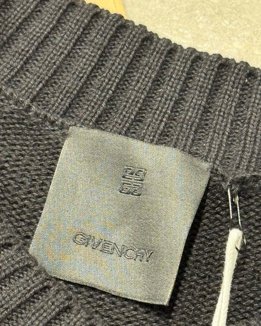 Свитер Givenchy — изображение 8