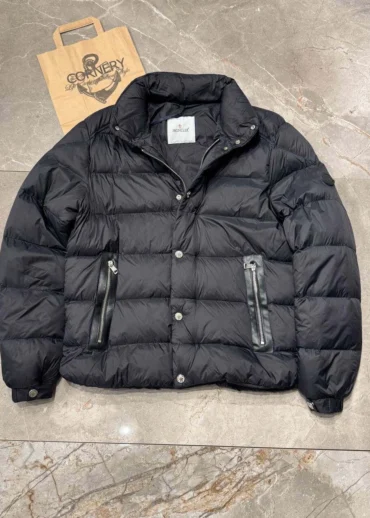 Пуховик Moncler