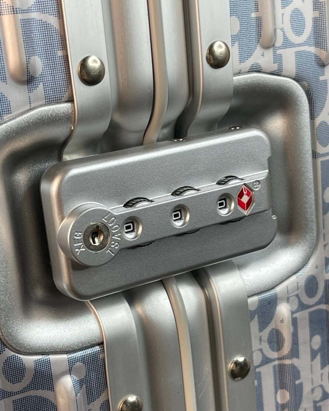 Чемодан Dior Rimowa — изображение 3