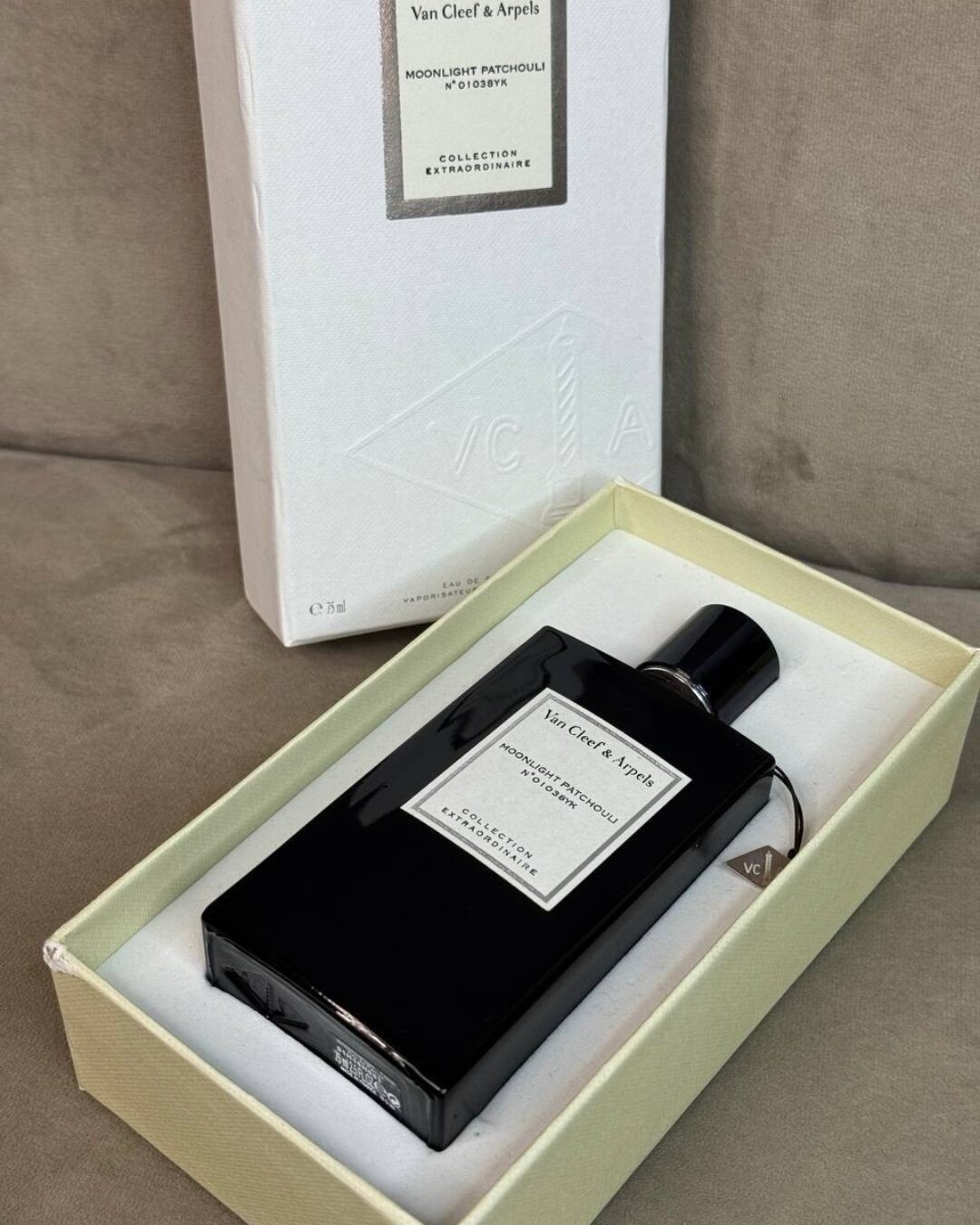 Парфюм Van Cleef & Arpels Moonlight Patchouli — изображение 2