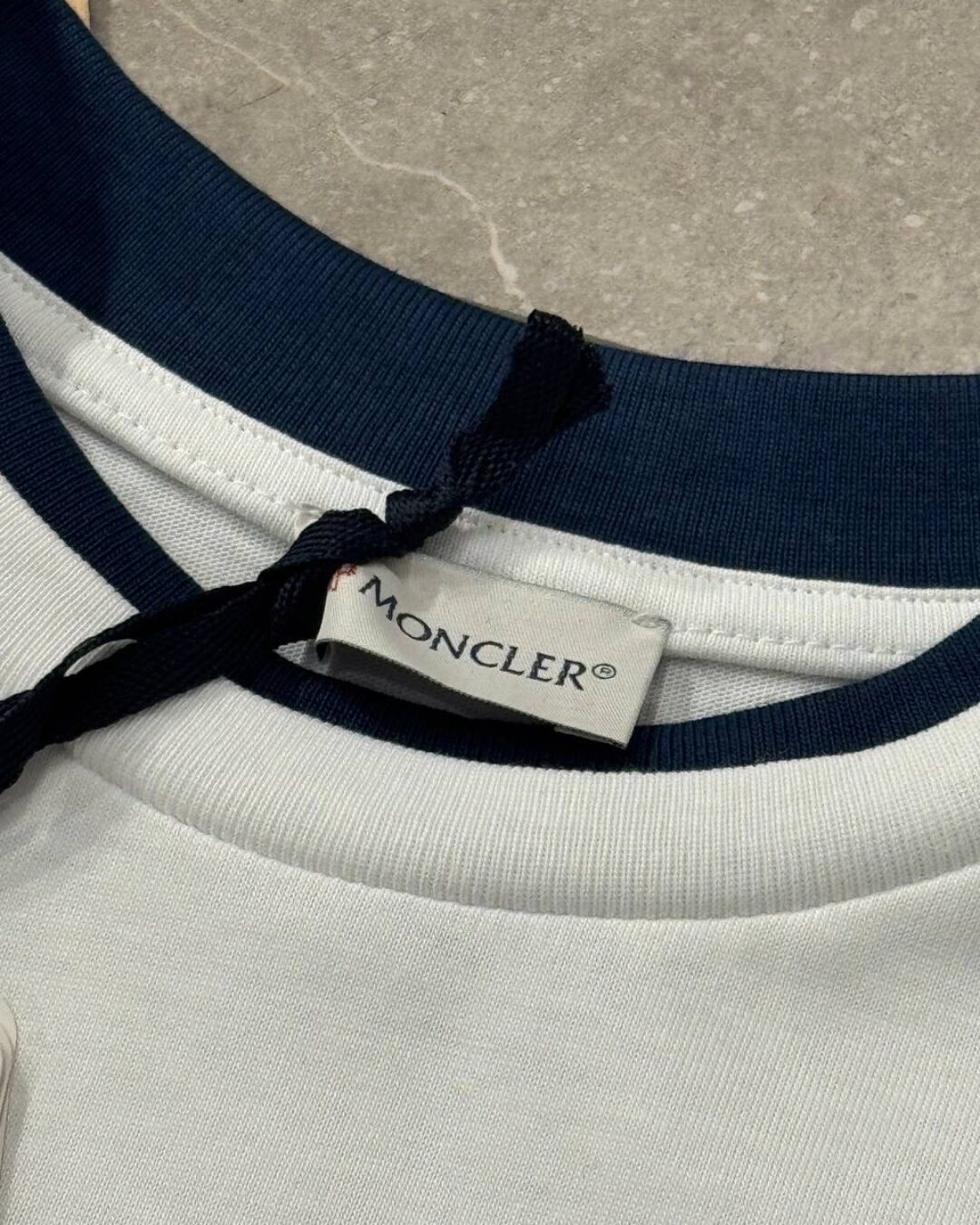 Футболка Moncler — изображение 7