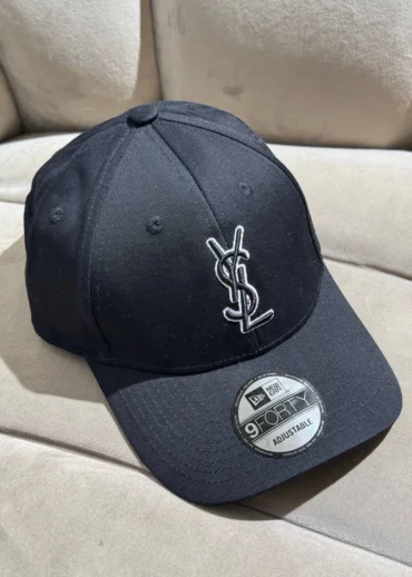 Кепка Yves Saint Laurent