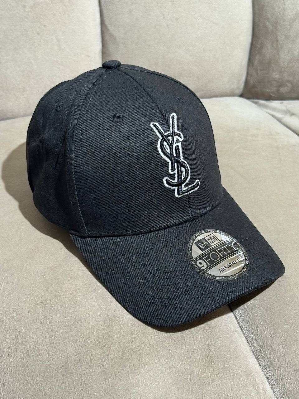 Кепка Yves Saint Laurent