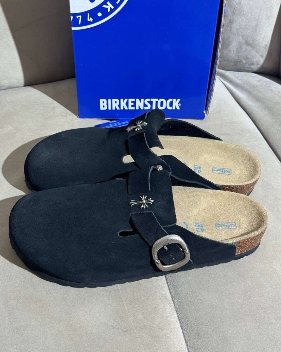Сабо Birkenstock x Chrome Hearts — изображение 6