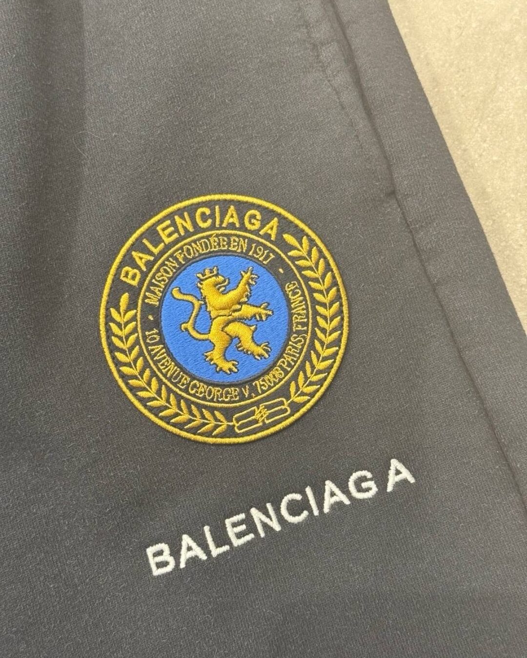 Шорты Balenciaga — изображение 9