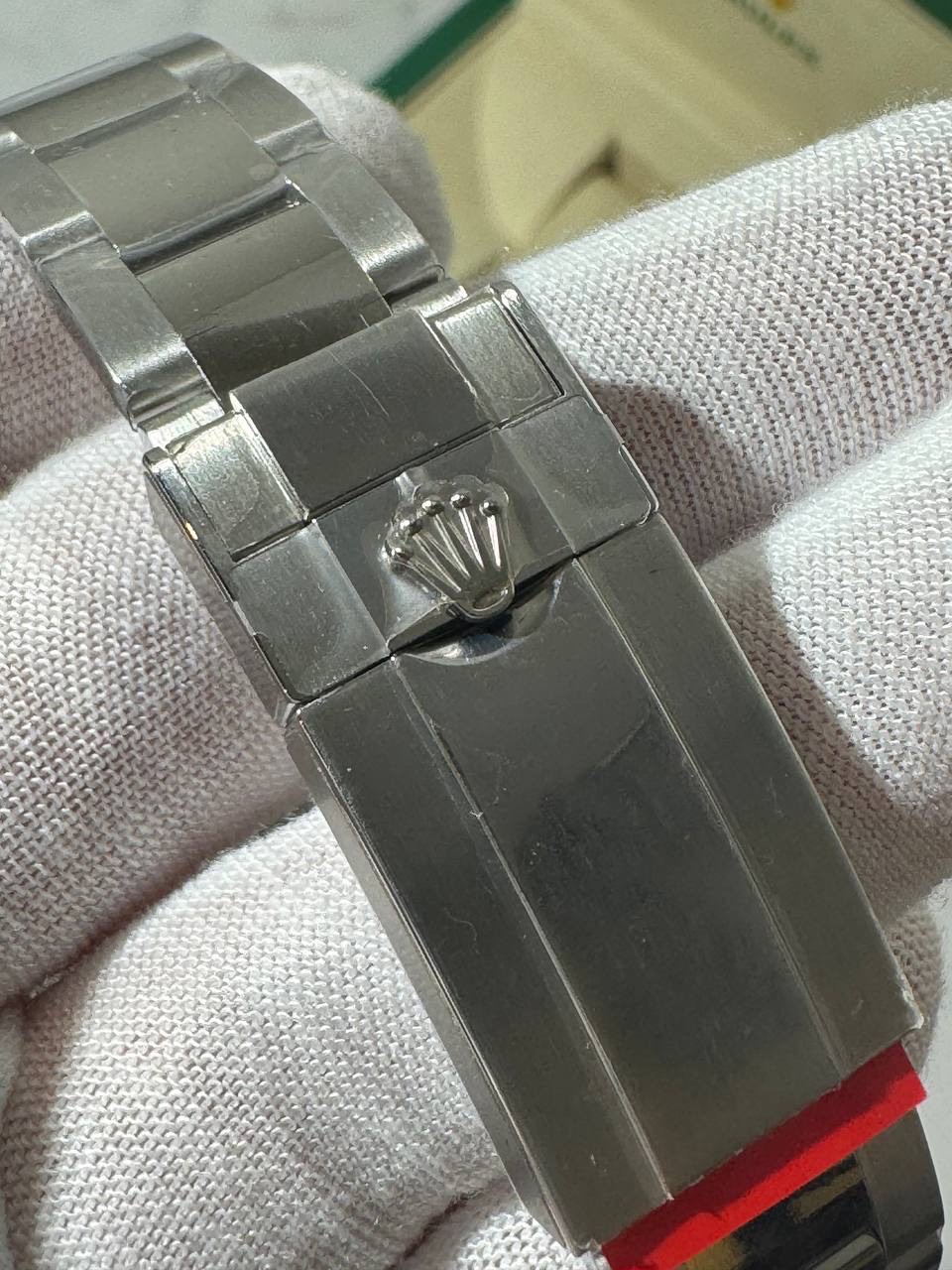 Часы Rolex Oyster Perpetual Date — фото 8