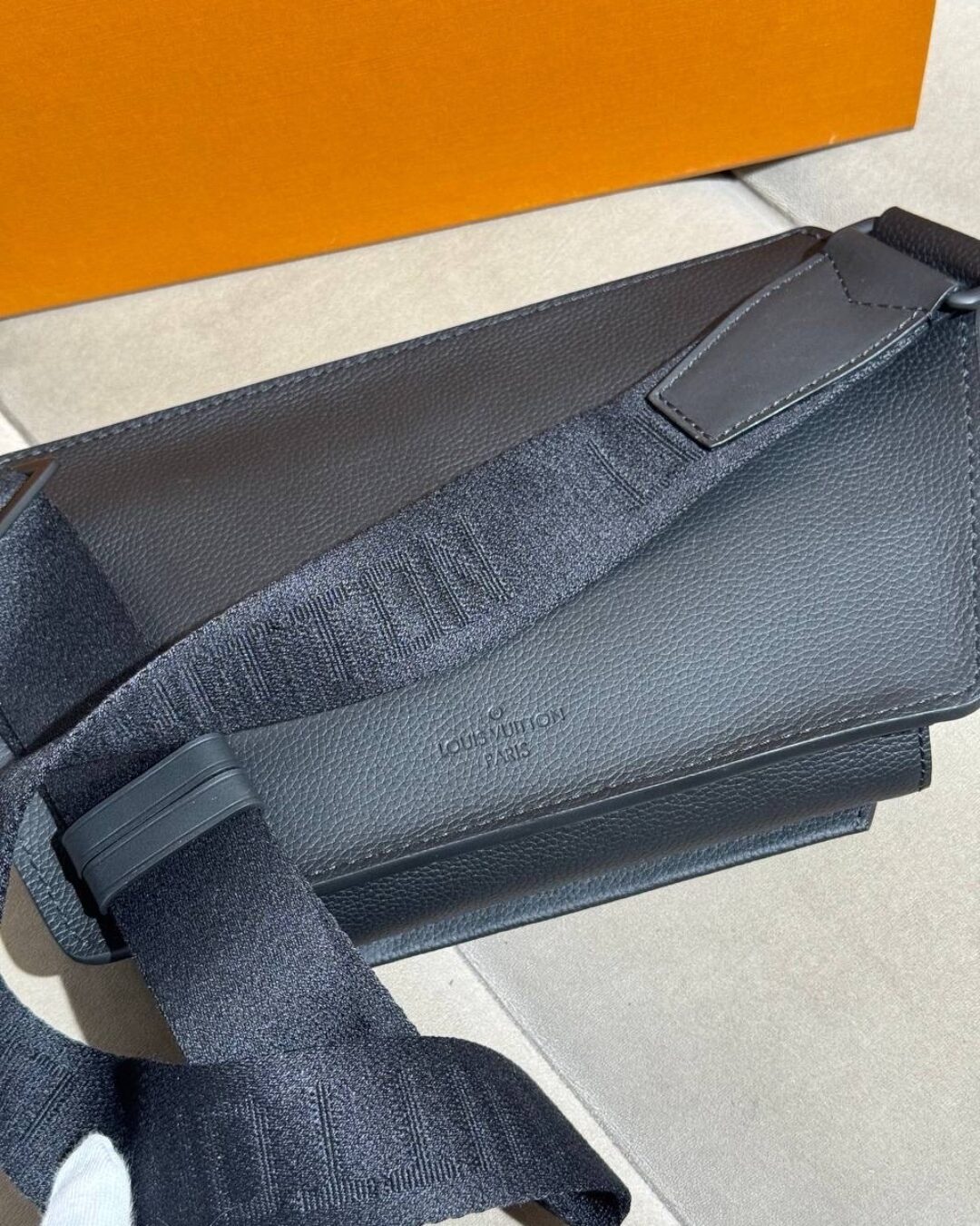 Сумка Louis Vuitton Aerogram Takeoff — изображение 8