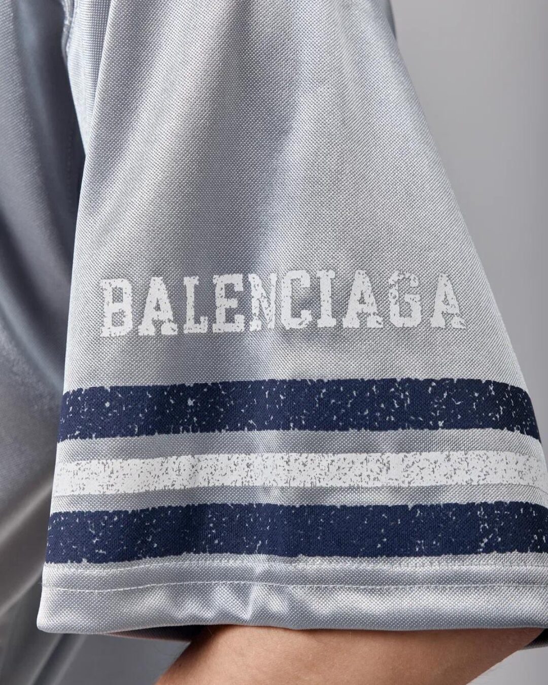 Футболка Balenciaga — изображение 6