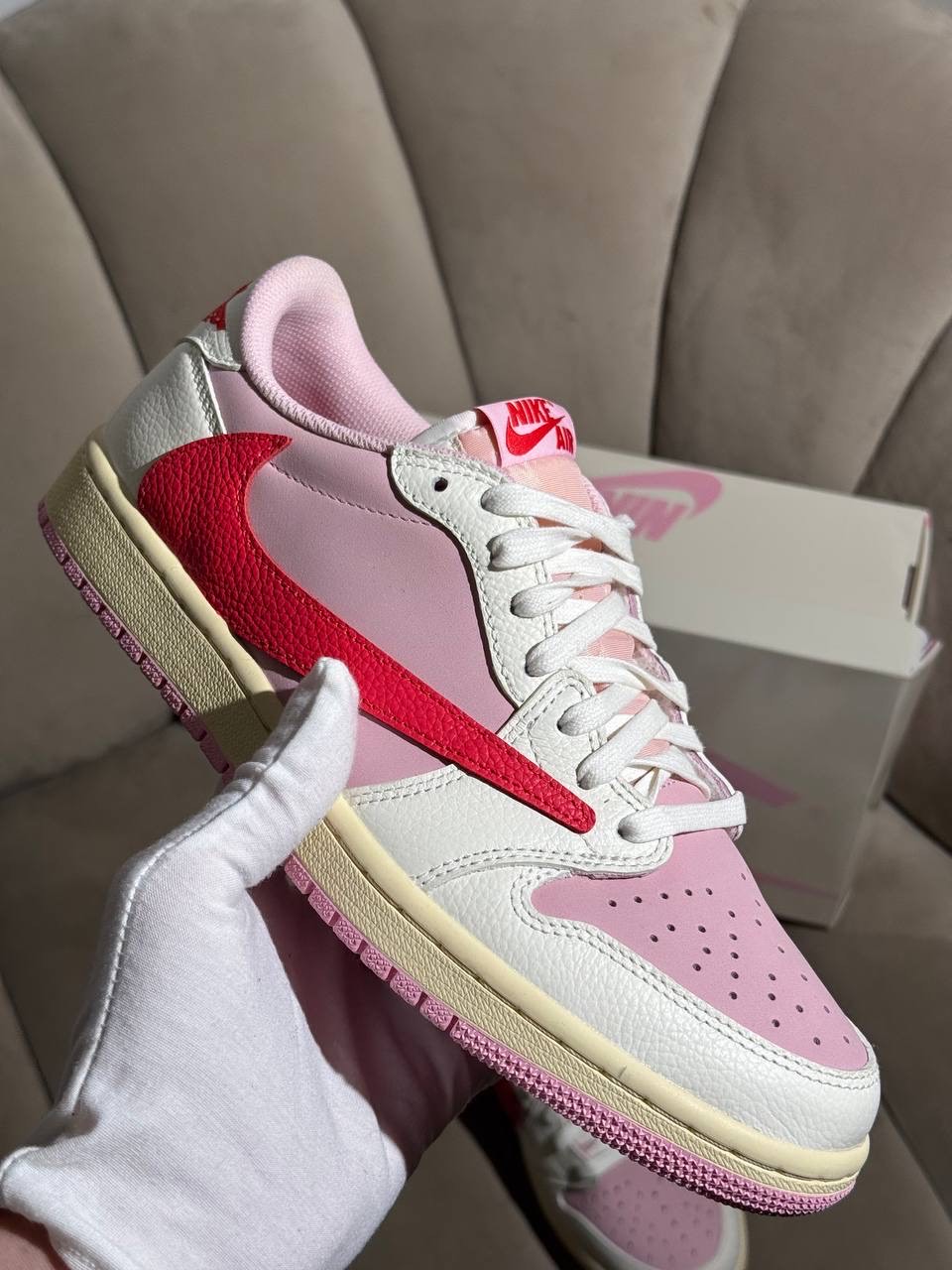 Кеды Travis Scott X Air Jordan 1 OG Sai Tropical Pink — фото 3