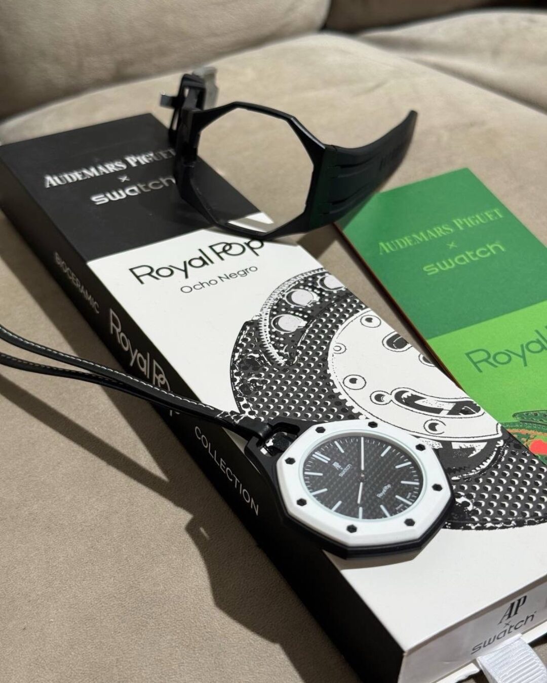 Часы Audemars Piguet x Swatch Royal Pop — изображение 2