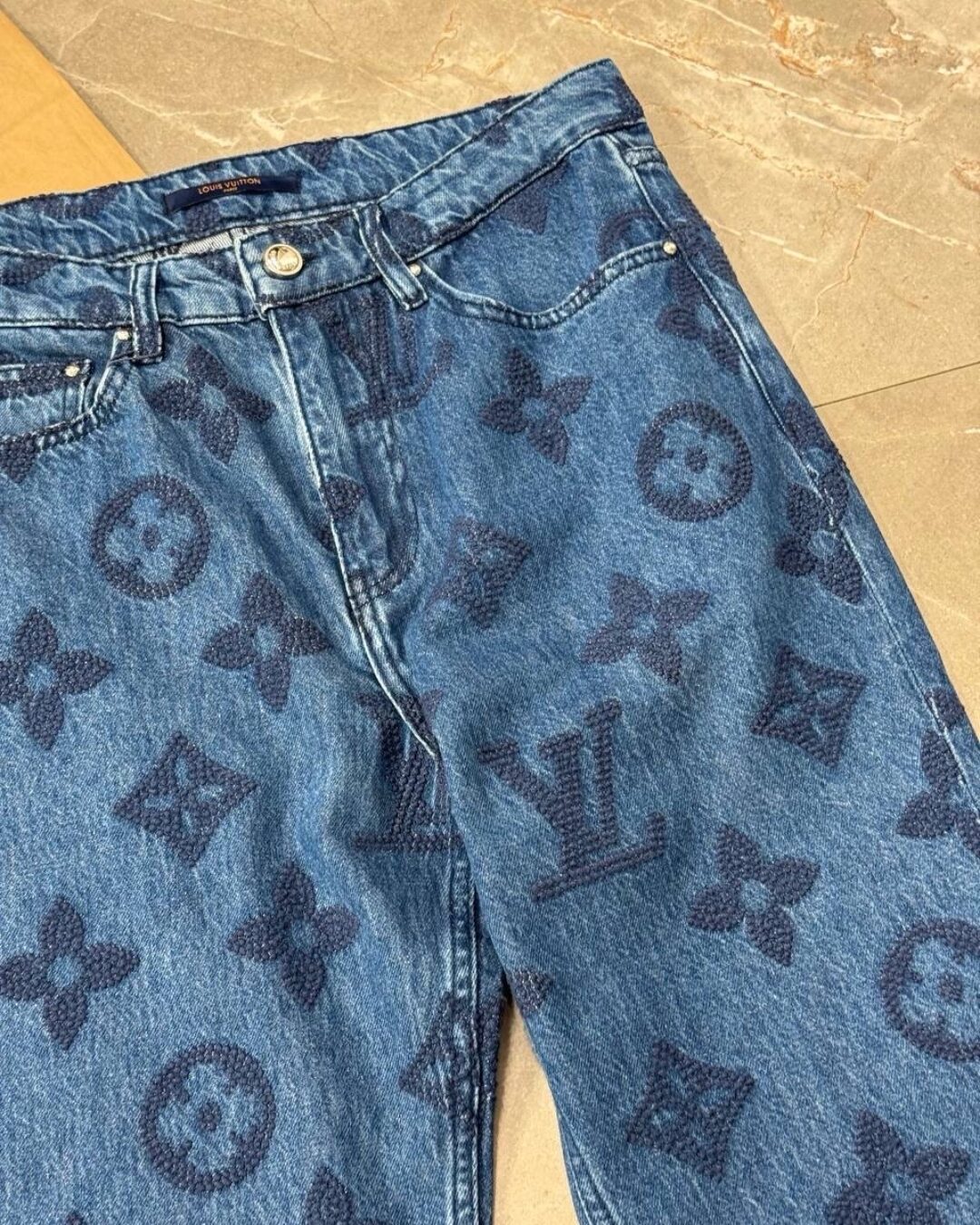 Джинсы Louis Vuitton — изображение 9