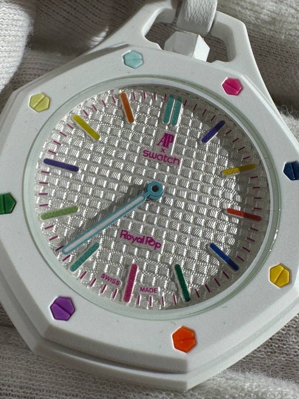 Часы Audemars Piguet x Swatch Royal Pop Huit Blanc — фото 8