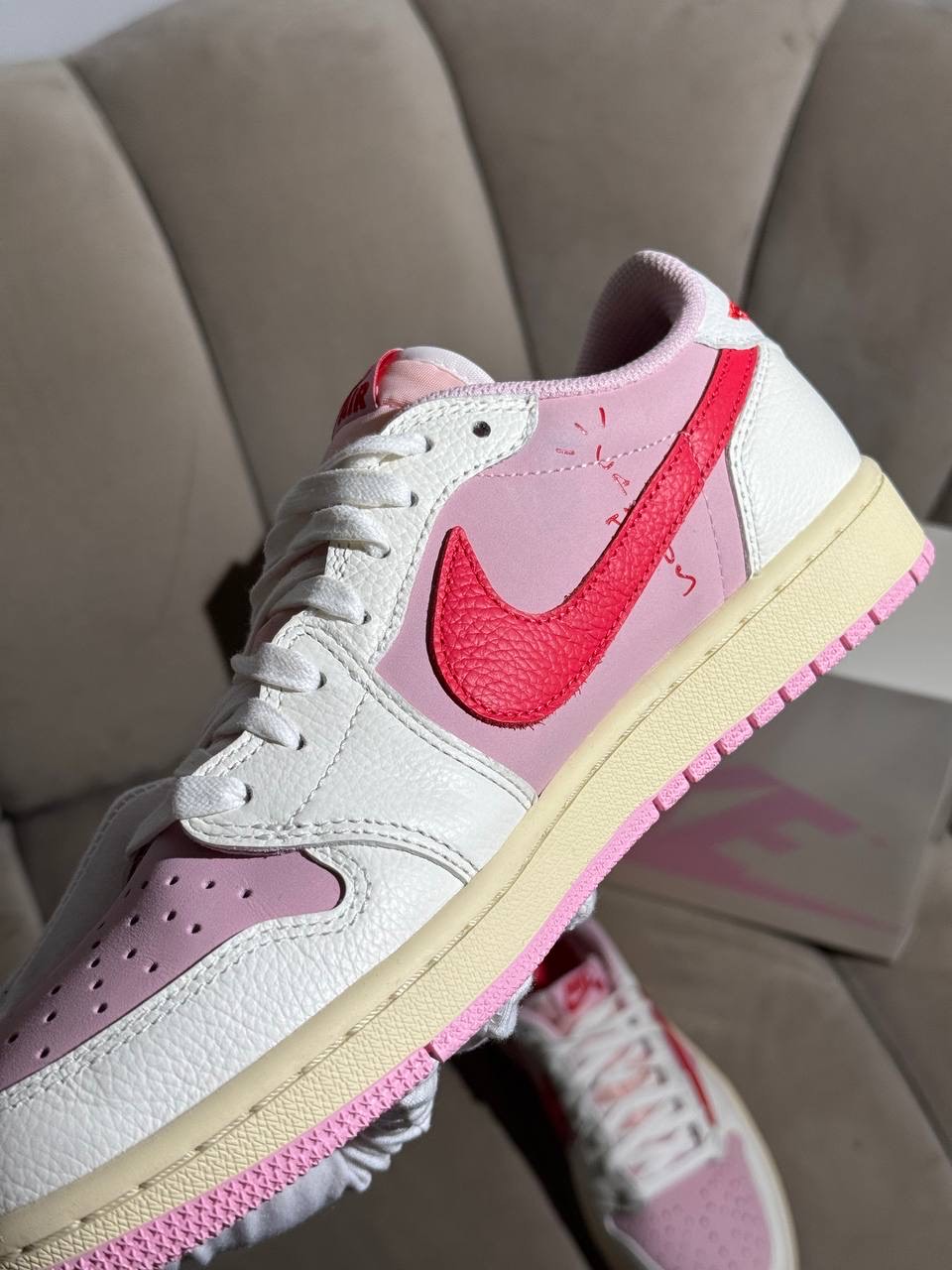 Кеды Travis Scott X Air Jordan 1 OG Sai Tropical Pink — фото 9