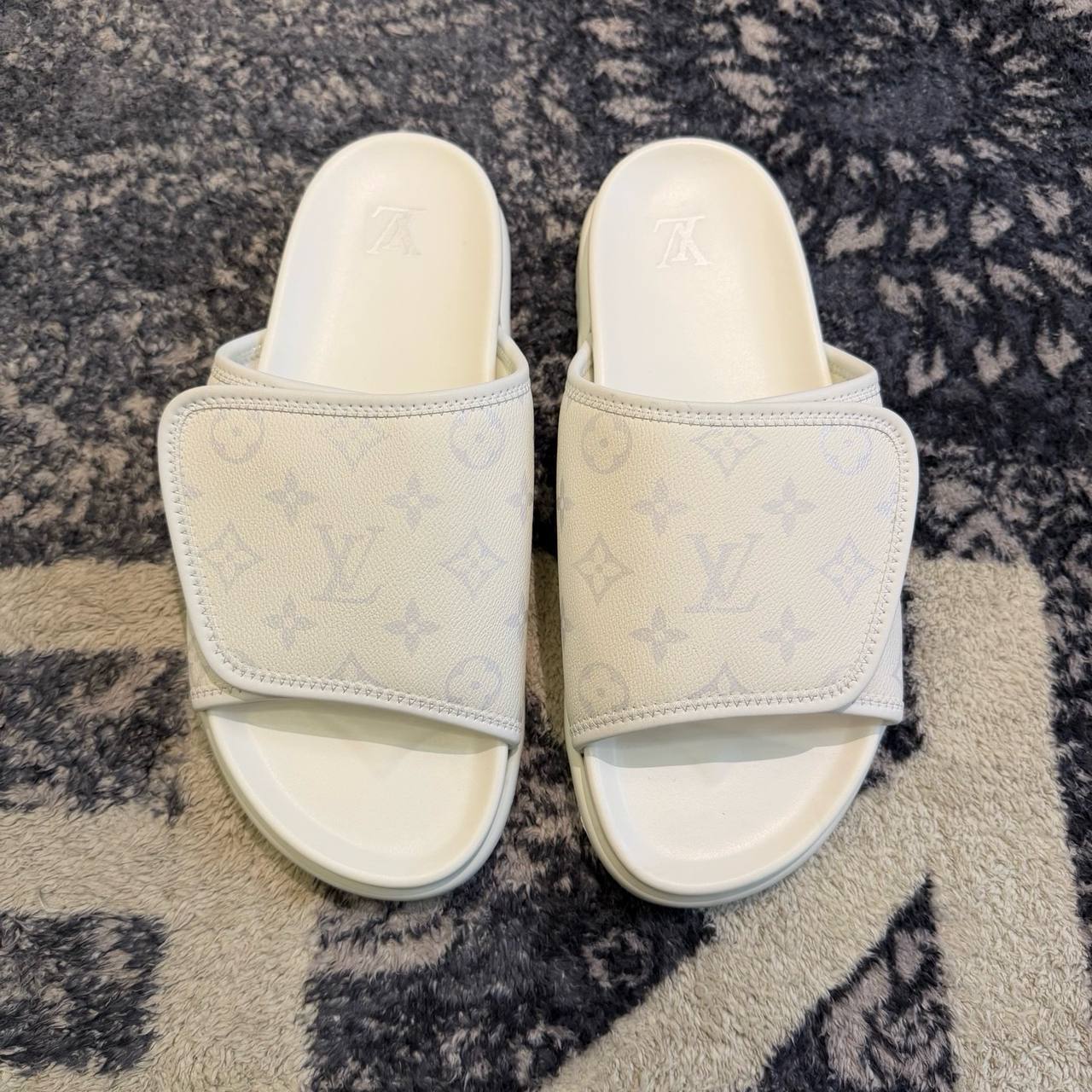 Тапки Louis Vuitton