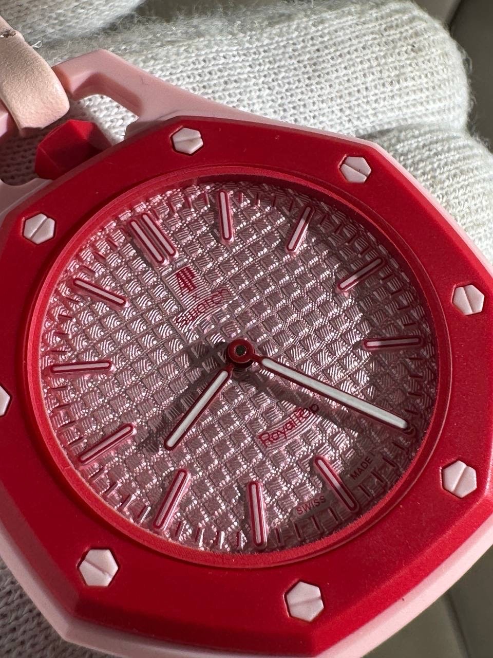 Часы Audemars Piguet x Swatch Royal Pop Otto Rosso — фото 5