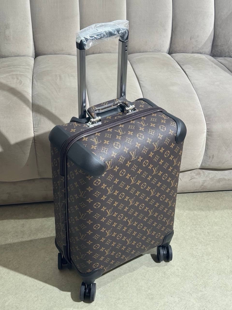 Чемодан Louis Vuitton — фото 1