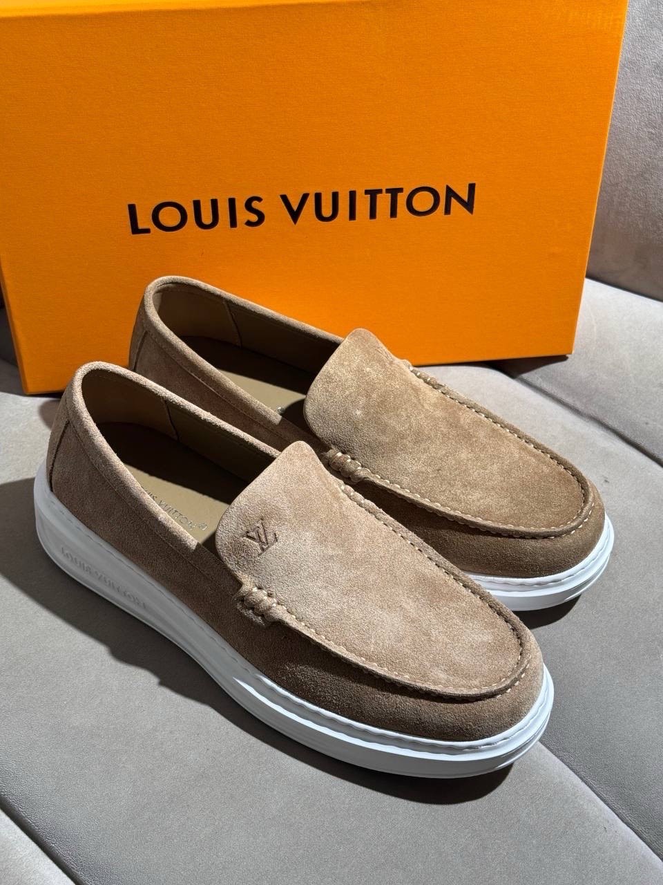 Лоферы Louis Vuitton Beige — фото 1