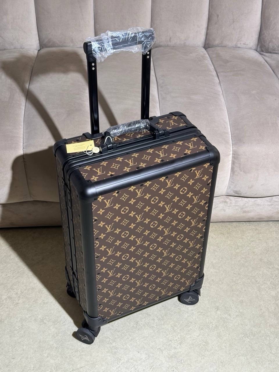 Чемодан Louis Vuitton — фото 1
