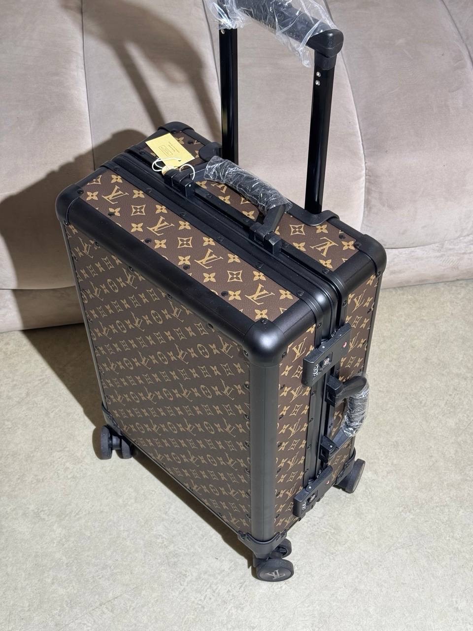 Чемодан Louis Vuitton — фото 7